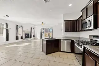 2634 Camino Plata Loop NE Kitchen