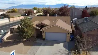 1828 Tierra Del Oso Drive NW Exterior Front