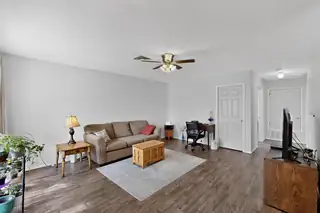 603 Santa Fe Avenue Living Room