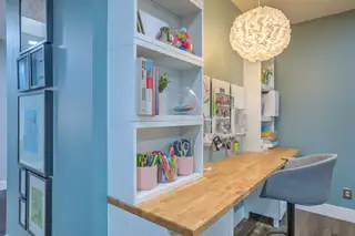 7104 Vista Del Arroyo Avenue NE Home Office