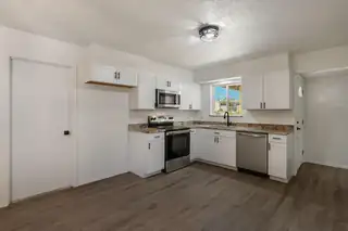 5608 Drake Avenue NW Kitchen