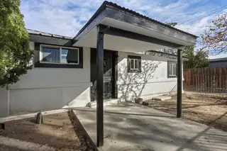 401 Gomez Avenue NE, Albuquerque