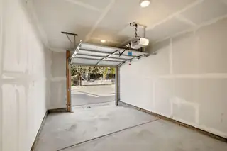 1400 8th Street SW Garage