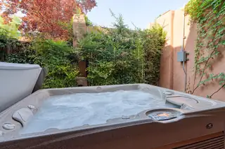 2809 Calle Del Rio NW Hot Tub