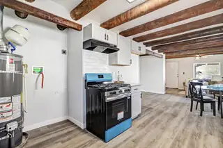 816 Alvarado Drive SE Kitchen