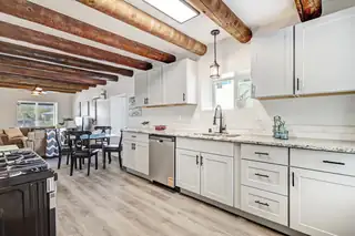 816 Alvarado Drive SE Kitchen