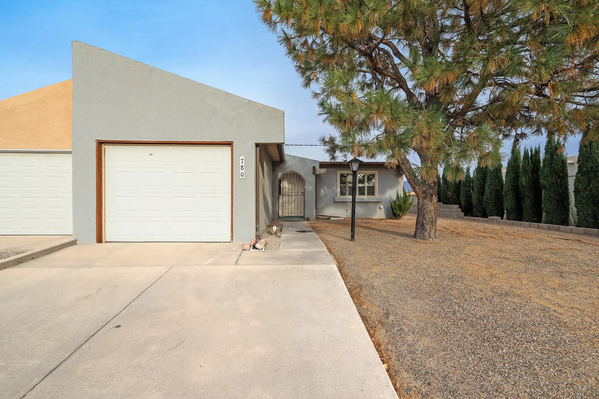 780 Stallion Road SE