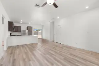 809 Calle De Las Rosas Living Room