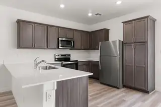 809 Calle De Las Rosas Kitchen