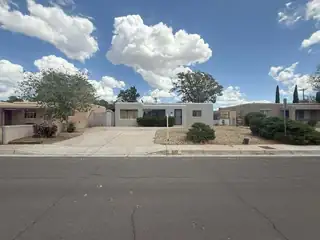 204 Laguayra Drive NE, Albuquerque