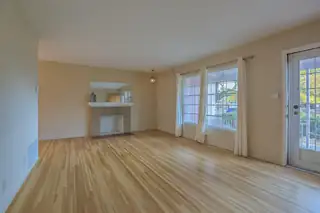 2924 Palomas Drive NE Living Room