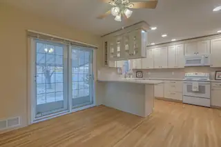 2924 Palomas Drive NE Kitchen