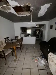 259 Lopez Road SE Living Room