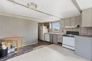 310 El Cerro Loop Kitchen