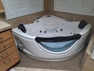 26 Lauren Taylor Court Bathroom