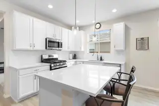 5429 Blazing Star Street NE Kitchen