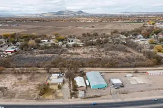 6 Roberto Road, Los Lunas 