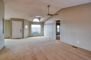 31 HOMESTEAD Road Living Room