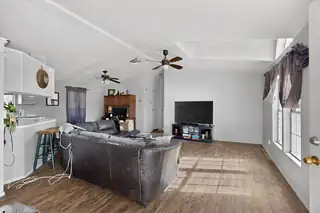 1907 Valley Road SW Living Room