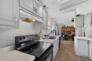 1907 Valley Road SW Kitchen