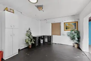 1911 Valley Road SW Home Office