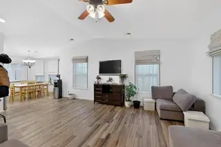 21 Trade Court Court Living Room