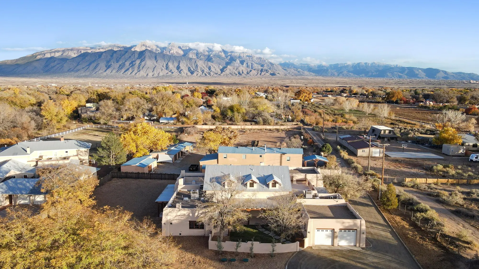 337 W Camino Del Oro