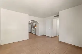 10510 Del Rey Road SW Living Room