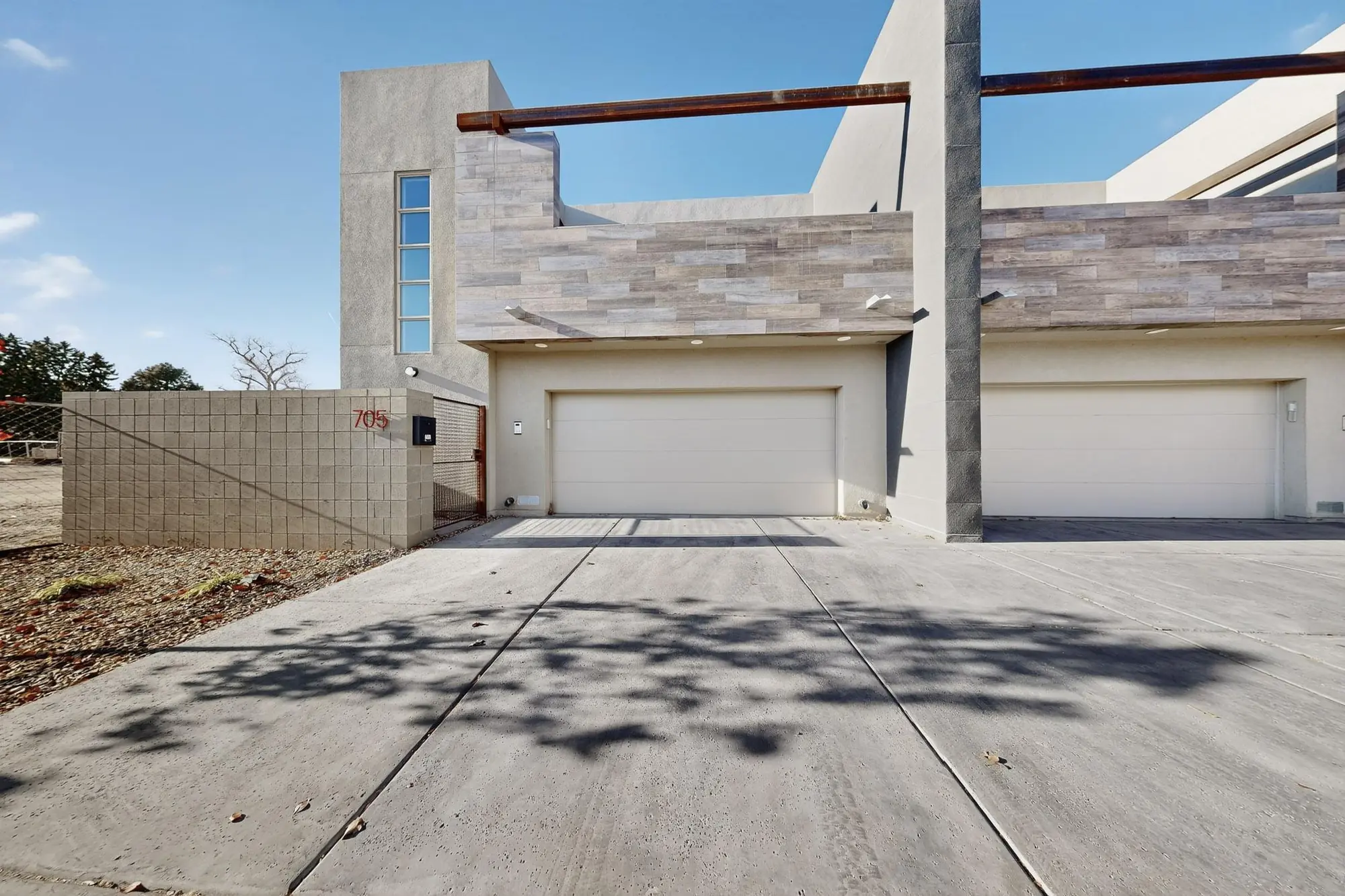 705 Alcalde Place SW lower