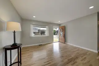 2905 Dorothy Street NE Living Room