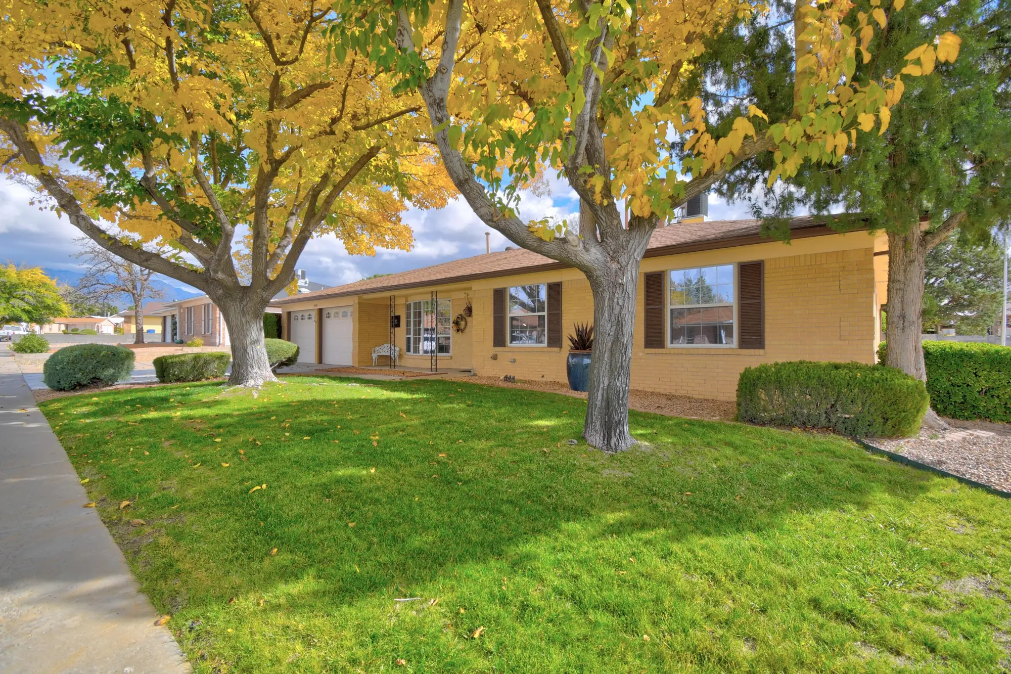 6900 Marilyn Avenue NE