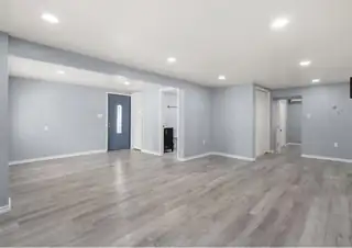 2024 Hinkle Street SE Living Room