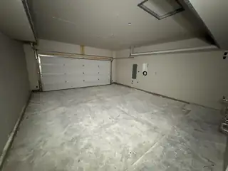 2665 Seaforth Circle Garage