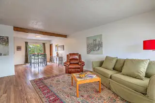 2812 Los Arboles Court NE Living Room