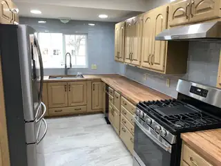 724 Washington Street NE Kitchen