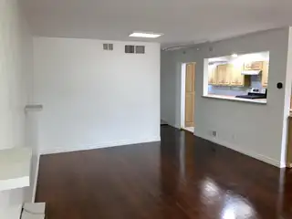 724 Washington Street NE Living Room