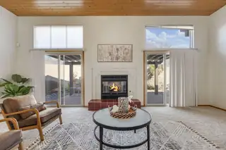 2402 Tramway Terrace Court NE Living Room