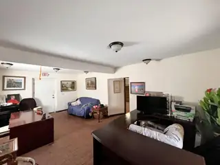 524 Gibson Boulevard SE Living Room