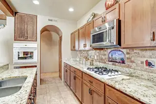 604 Avenida Los Suenos Kitchen