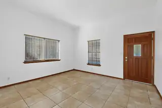 6814 Ivy Place SW Living Room