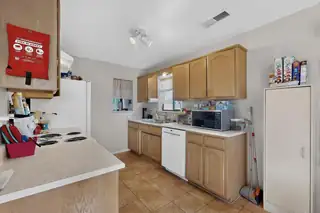 2001 Valley View Drive SW Kitchen