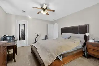 2001 Valley View Drive SW Bedroom