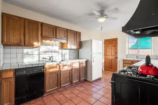 701 Laguayra Drive NE Kitchen
