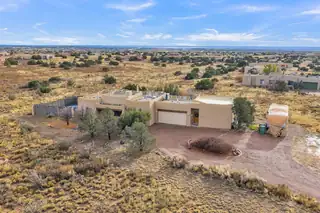 11 Juego Road, Santa Fe