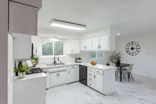 3213 Sue Circle SE Kitchen