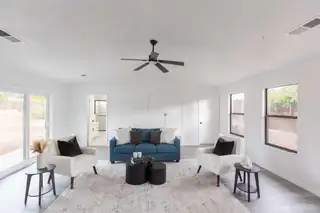 3213 Sue Circle SE Living Room