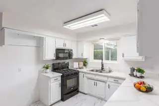 3213 Sue Circle SE Bedroom