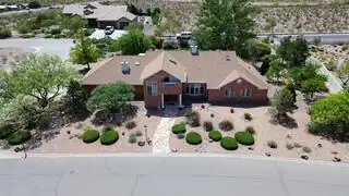 800 Jim Street Living Room