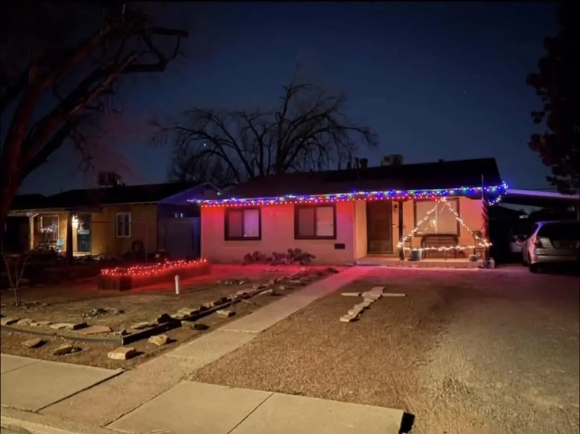 825 Palomas Drive SE