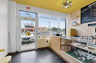 629 Amherst Drive NE 